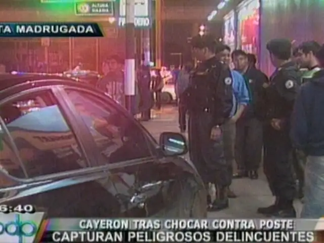 Cae banda de delincuentes tras chocar su vehículo contra poste en Surco