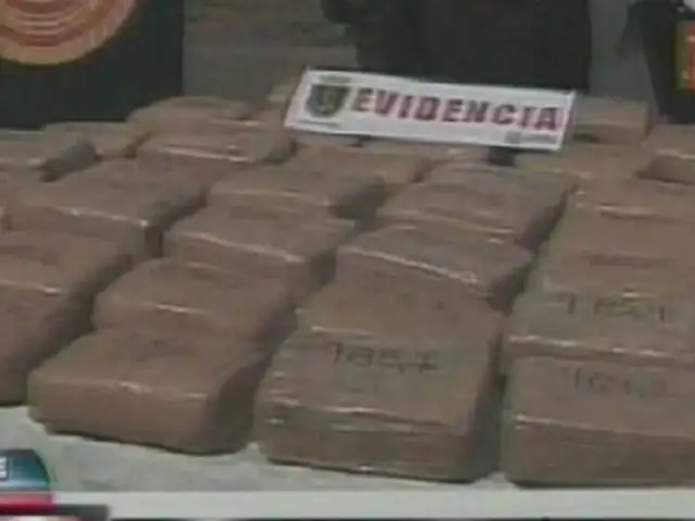 Chile: Policía presenta droga incautada a 'burriers' peruanos