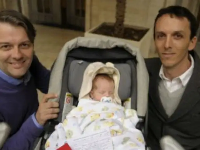 Argentina: pareja gay inscribe directamente a bebé como su hijo