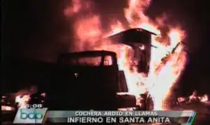 Incendio de proporciones redujo a cenizas una cochera en Santa Anita