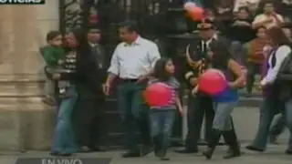 Familia presidencial celebra el Día del Niño en la Plaza de Armas