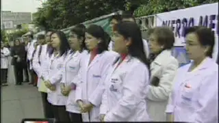 Médicos en huelga serán denunciados "por exponer a pacientes al peligro"