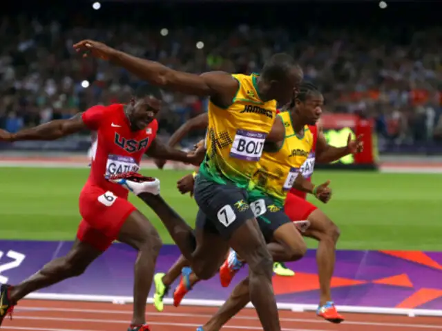 El rayo jamaiquino: Usain Bolt gana el oro en los 200 metros planos