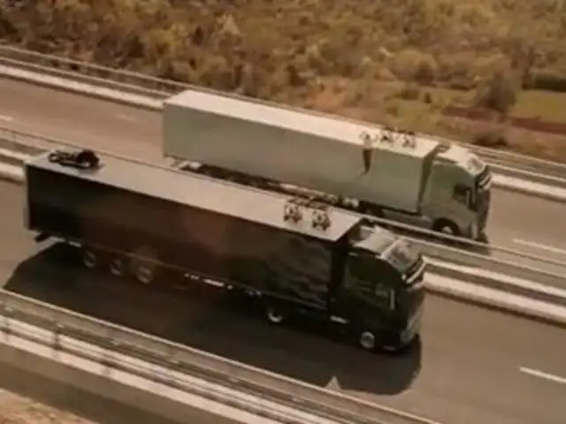 Croacia: equilibrista asombra con temerario acto en camiones