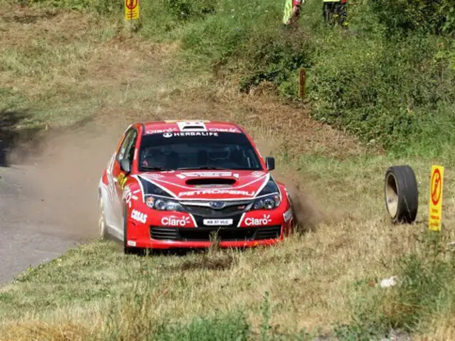 Nicolás Fuchs sufre accidente técnico y deja cuatro heridos en  rally Alemán