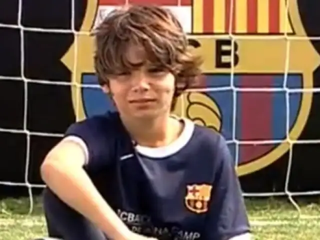 Niño sin pies sorprende con su destreza en el fútbol y sueña con conocer a Messi