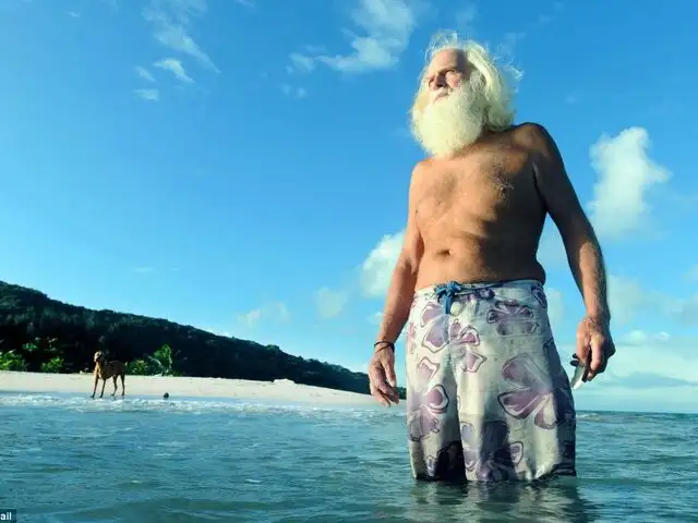 El Robinson Crusoe australiano hace 20 años vive con su perro en una isla y ahora lo quieren echar