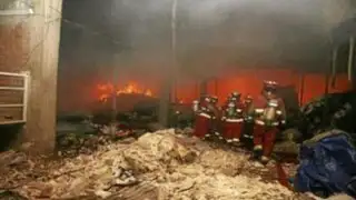 Incendio de proporciones se registró en Parque Industrial de VES