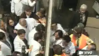 Médicos huelguistas del Minsa ingresan por la fuerza a hospital Loayza