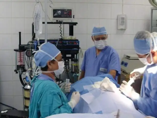 Médicos del INEN extirpan tumor de casi dos kilos a recién nacida