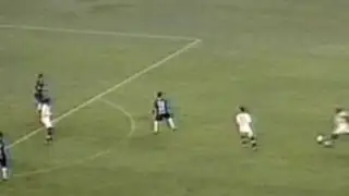 Universitario goleó 3-0 al José Gálvez en el Monumental