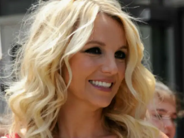 Bochornoso momento: a Britney Spears ya no le cierra el vestido