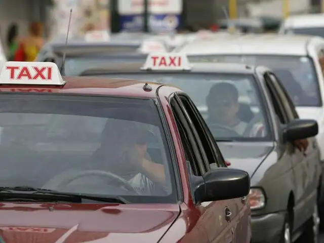 Nuevo reglamento de taxis se aprobaría a fin de mes