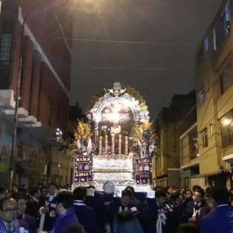 Cerraron las puertas de la iglesia al Señor de los Milagros