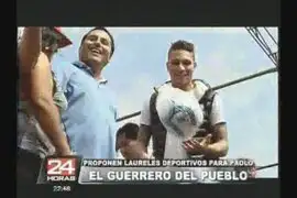 Paolo Guerrero recorrió diversos puntos de Lima con espíritu navideño