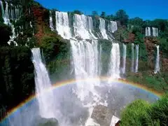 Trasládese hacia las espectaculares cataratas de Iguazú