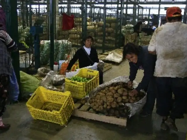 Hoy se venden alimentos a S/. 1 en mercado mayorista de Santa Anita