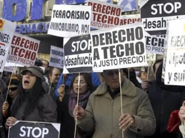 España: cientos de peruanos pierden sus casas por no pagar hipotecas