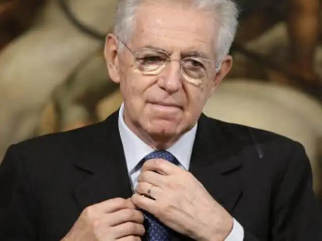 Primer ministro italiano Mario Monti renunció al cargo