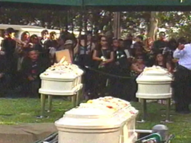 Entre llantos sepultaron a familia asesinada por argentino en La Victoria