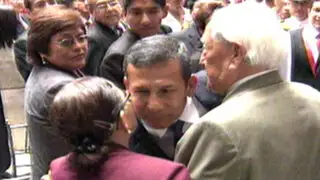 Ollanta Humala se acercó a sus padres durante ceremonia en el TC