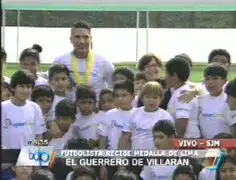 Alcaldesa capitalina condecoró con la Medalla de Lima a Paolo Guerrero