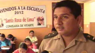 Admirable: policías enseñan a leer y escribir a pobladores de Ate