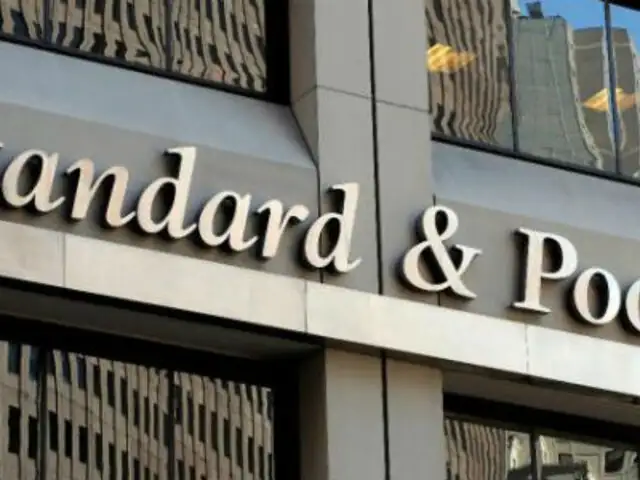 Standard & Poors: acuerdo contra recesión ayuda poco a finanzas de EEUU