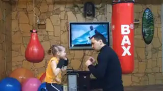 Kazajistán: pequeña y veloz boxeadora es la nueva sensación en YouTube