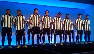 Alianza Lima presento a su equipo y la nueva camiseta para esta temporada