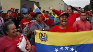 Miles de venezolanos se volcaron a las calles ante el regreso de Hugo Chávez