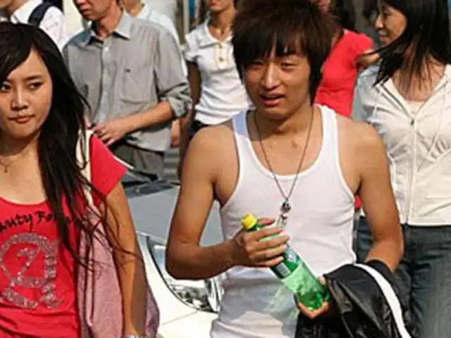 China: Singular negocio de alquiler de novios para celebrar el año nuevo