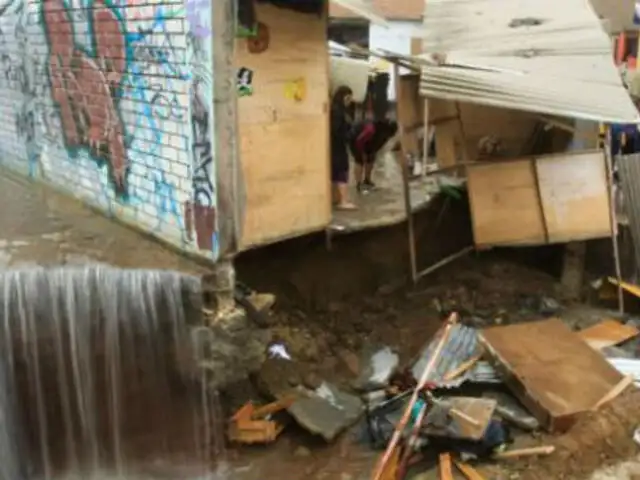 Noticias de las 5: tubería rota inunda asentamiento humano en Independecia