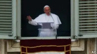 Papa Francisco ofreció su primer mensaje en español ante miles de fieles