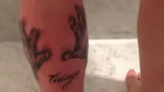 Messi se tatúa las manos de su primer hijo en la 'zurda' que lo hizo famoso