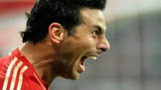 Claudio Pizarro anotó 4 goles en victoria de Bayern contra Hamburgo