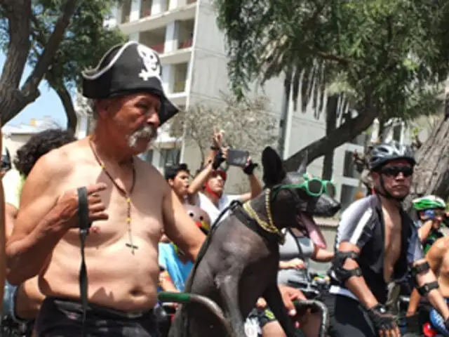 Ciclistas protestan desnudos exigiendo respeto a su libre tránsito