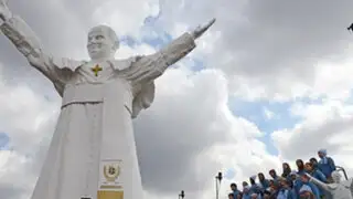 Polonia: Inauguran la estatua más alta del mundo de Juan Pablo II