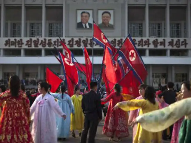 Norcoreanos cesan hostilidades para rendir tributo a su fundador