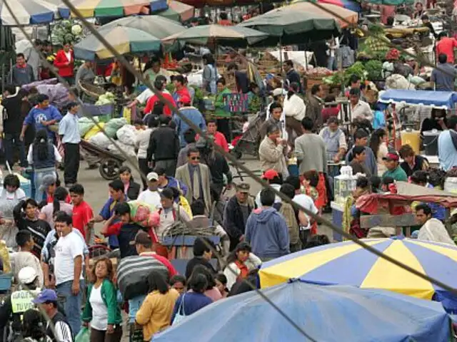 Nuevo regidor de Lima respalda a comerciantes de La Parada