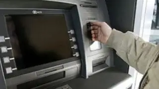 Detectan dispositivos para robar dinero de cajeros automáticos