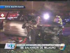 Camioneta chocó contra estación del Metropolitano y dejó dos heridos