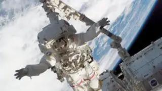 Astronautas reparan fuga de amoniaco en la Estación Espacial Internacional