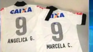 Paolo Guerrero dedica camiseta del Corinthians a sus dos abuelas