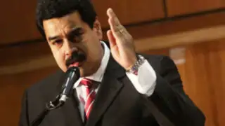 Venezuela: Maduro rinde homenaje a cuestionado embajador Luis Raygada