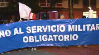 Realizan ‘cacerolazo’ contra Servicio Militar Obligatorio en Plaza Francia