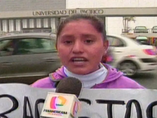 Hacen plantón musical en puerta de Universidad del Pacífico por discriminación