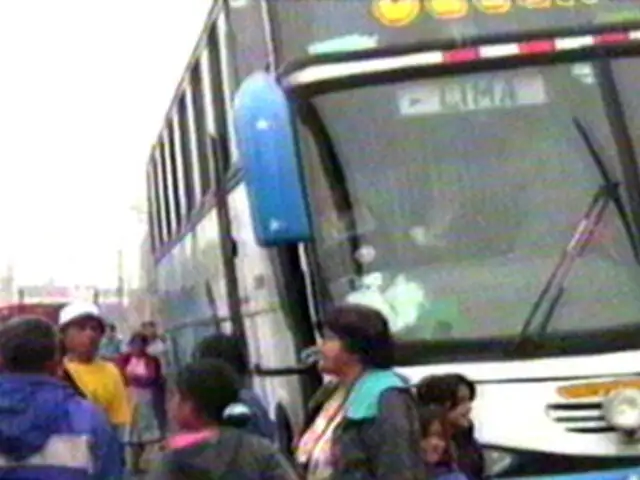 Chofer de ‘bus camión’ retuvo por más de 12 horas a pasajeros