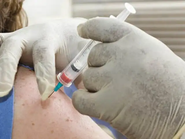 San Borja realiza campaña de vacunación contra la influenza en Adultos Mayores