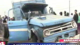 Barranca: camión impacta contra tráiler de cemento y deja 5 muertos